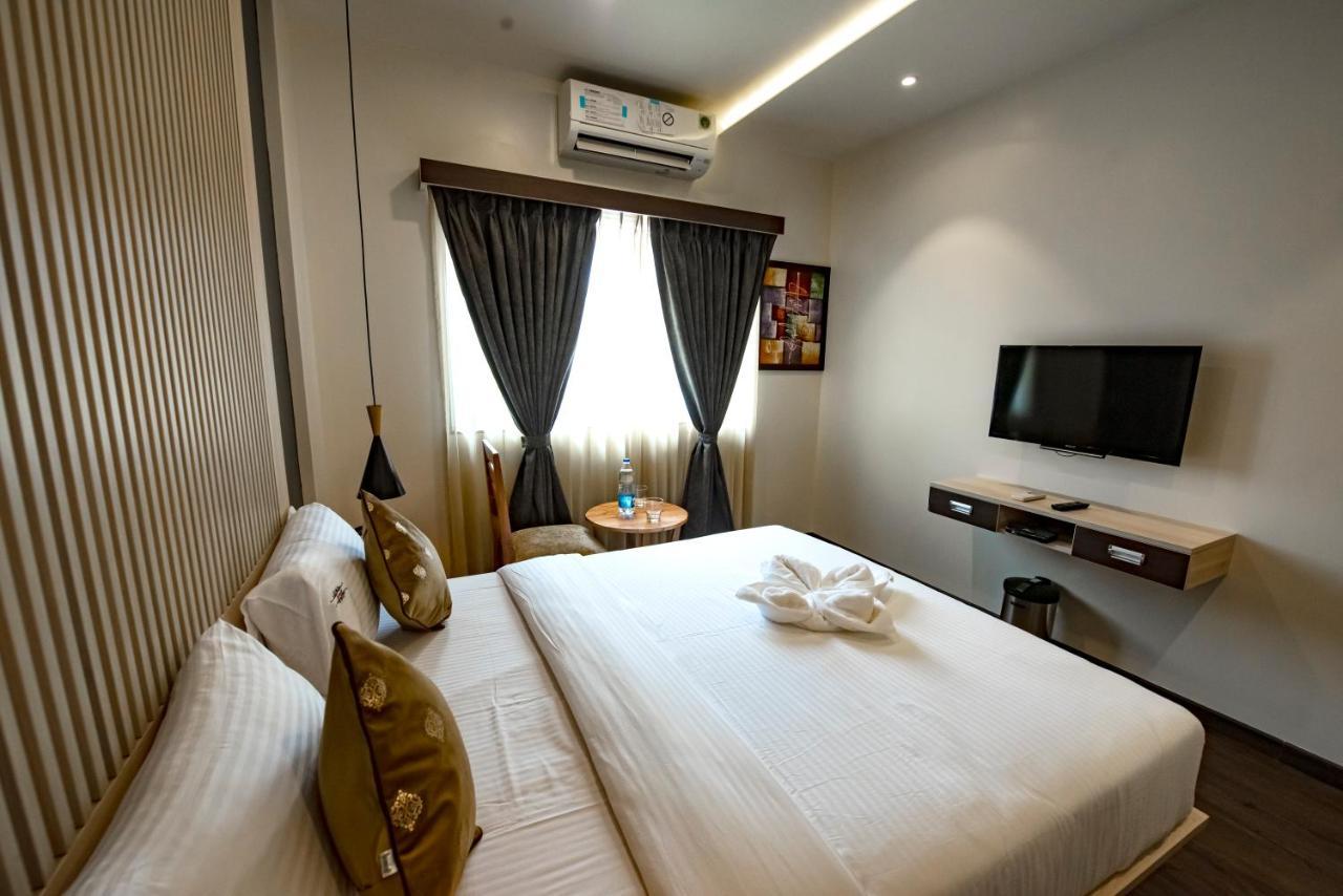 The Royal Palace Hotel 400703 Navi Mumbai Exterior photo