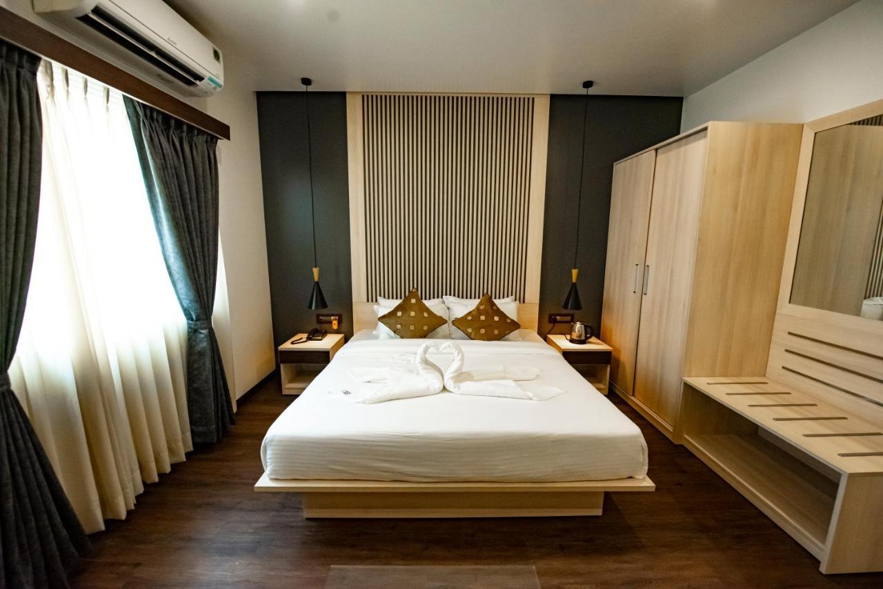 The Royal Palace Hotel 400703 Navi Mumbai Exterior photo