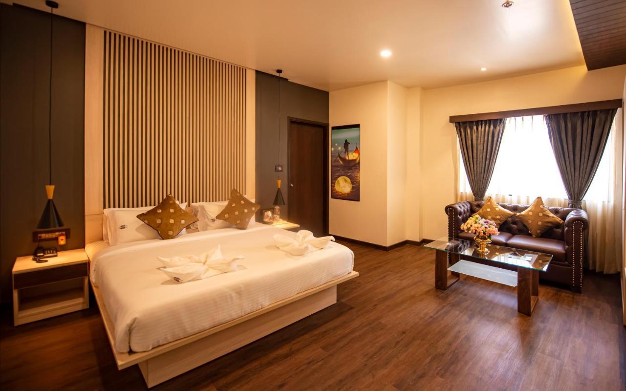 The Royal Palace Hotel 400703 Navi Mumbai Exterior photo