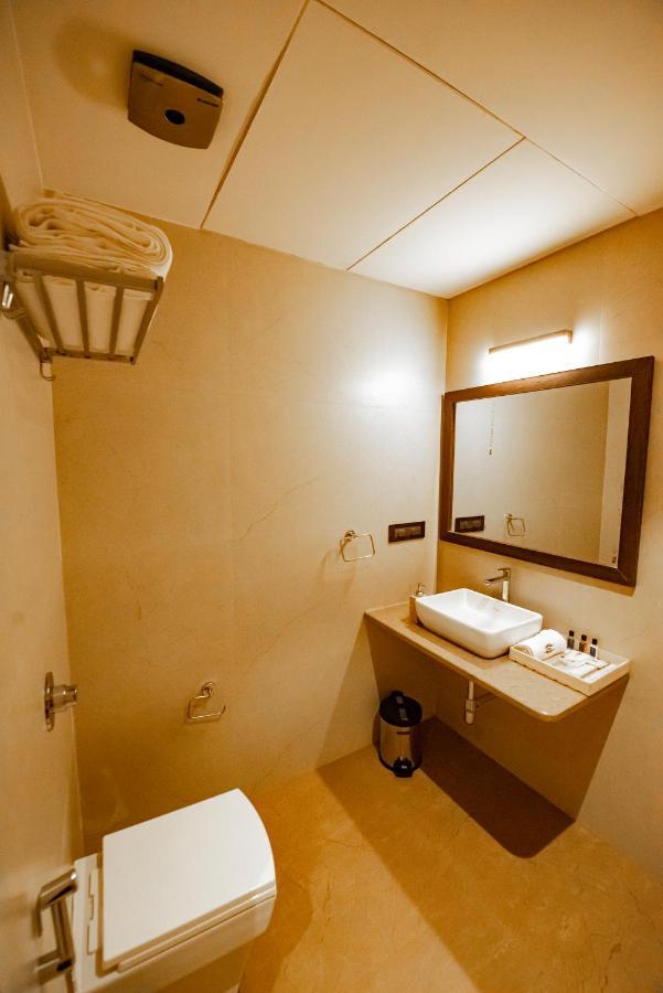 The Royal Palace Hotel 400703 Navi Mumbai Exterior photo